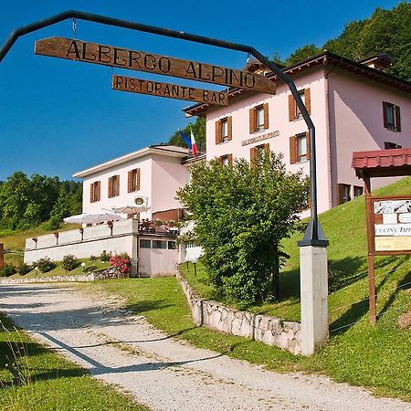 Albergo Alpino Da Tullio Avio Bagian luar foto