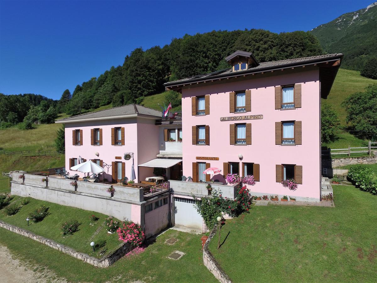 Albergo Alpino Da Tullio Avio Bagian luar foto